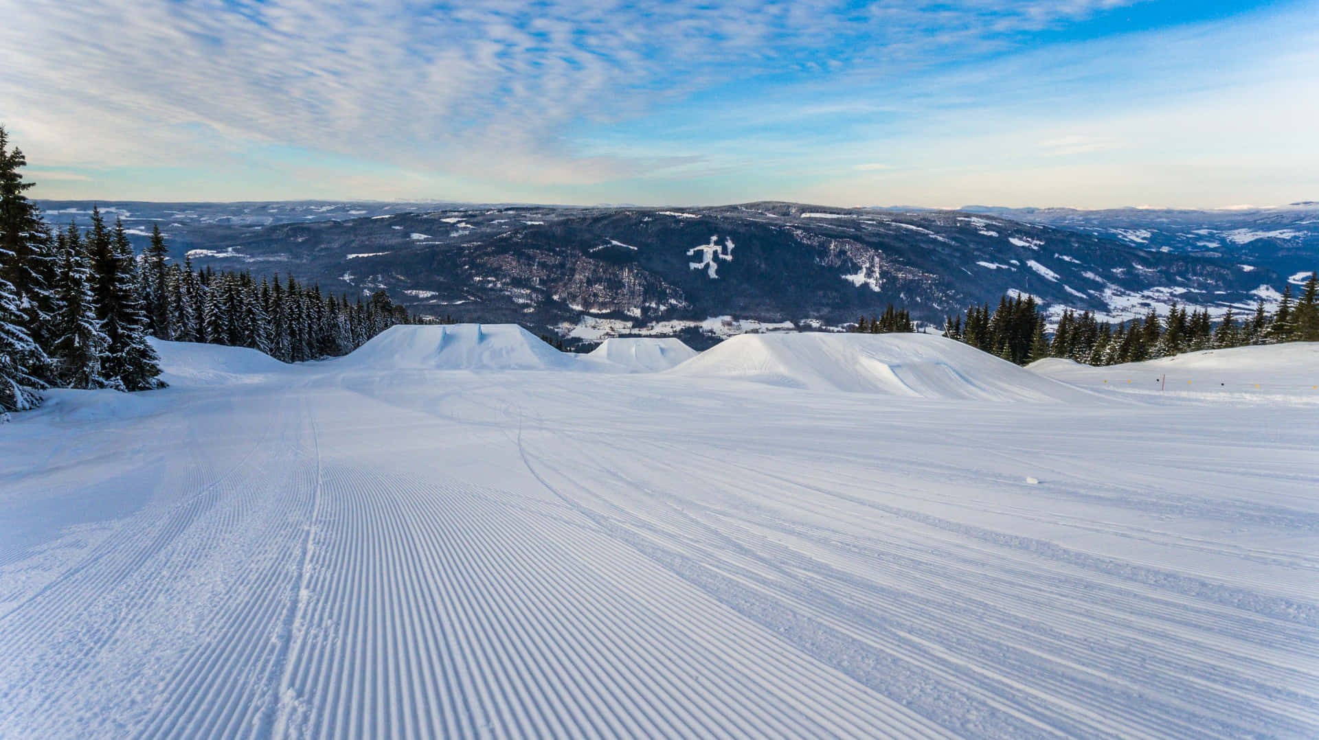 Long Ski Mountain Background