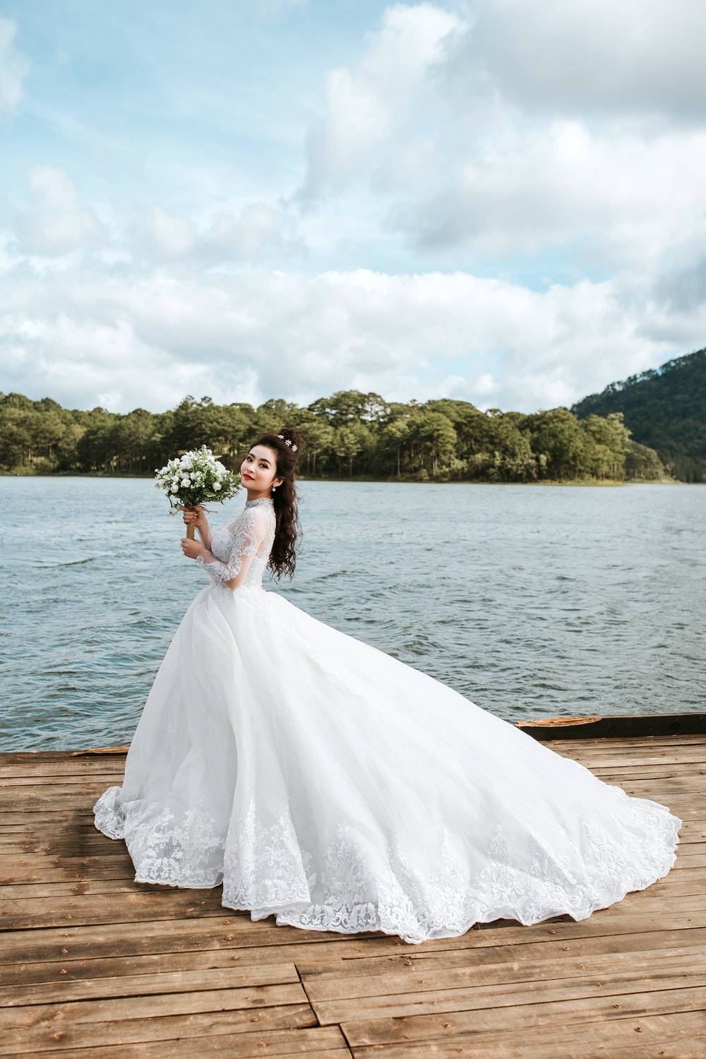 Long-sleeved Wedding Dress Background