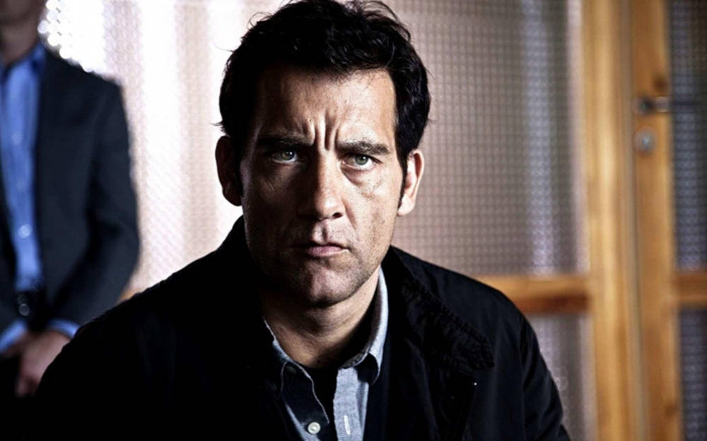 Looking Up Clive Owen Background