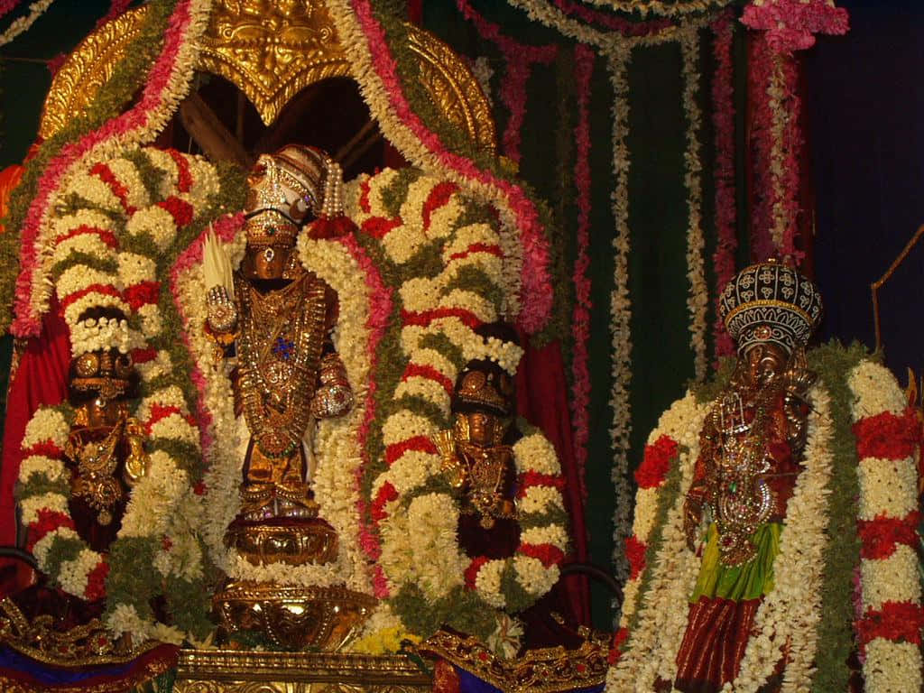 Lord_ Perumal_ Flower_ Adorned_ Idols.jpg Background