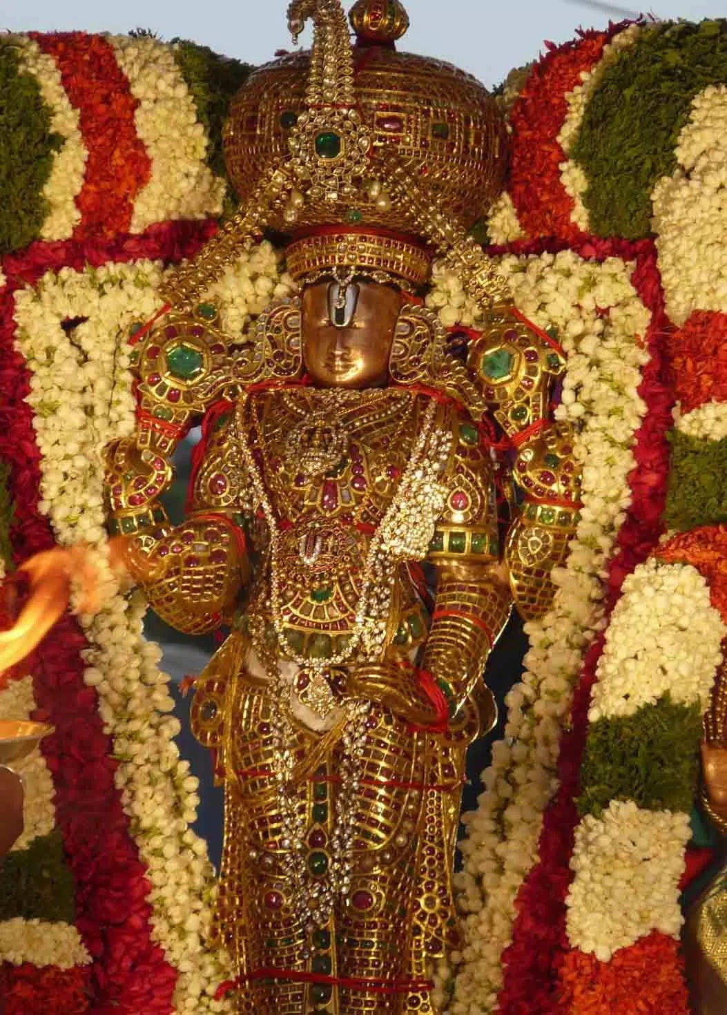 Lord Venkateswara 4k With Jeweled Body Background