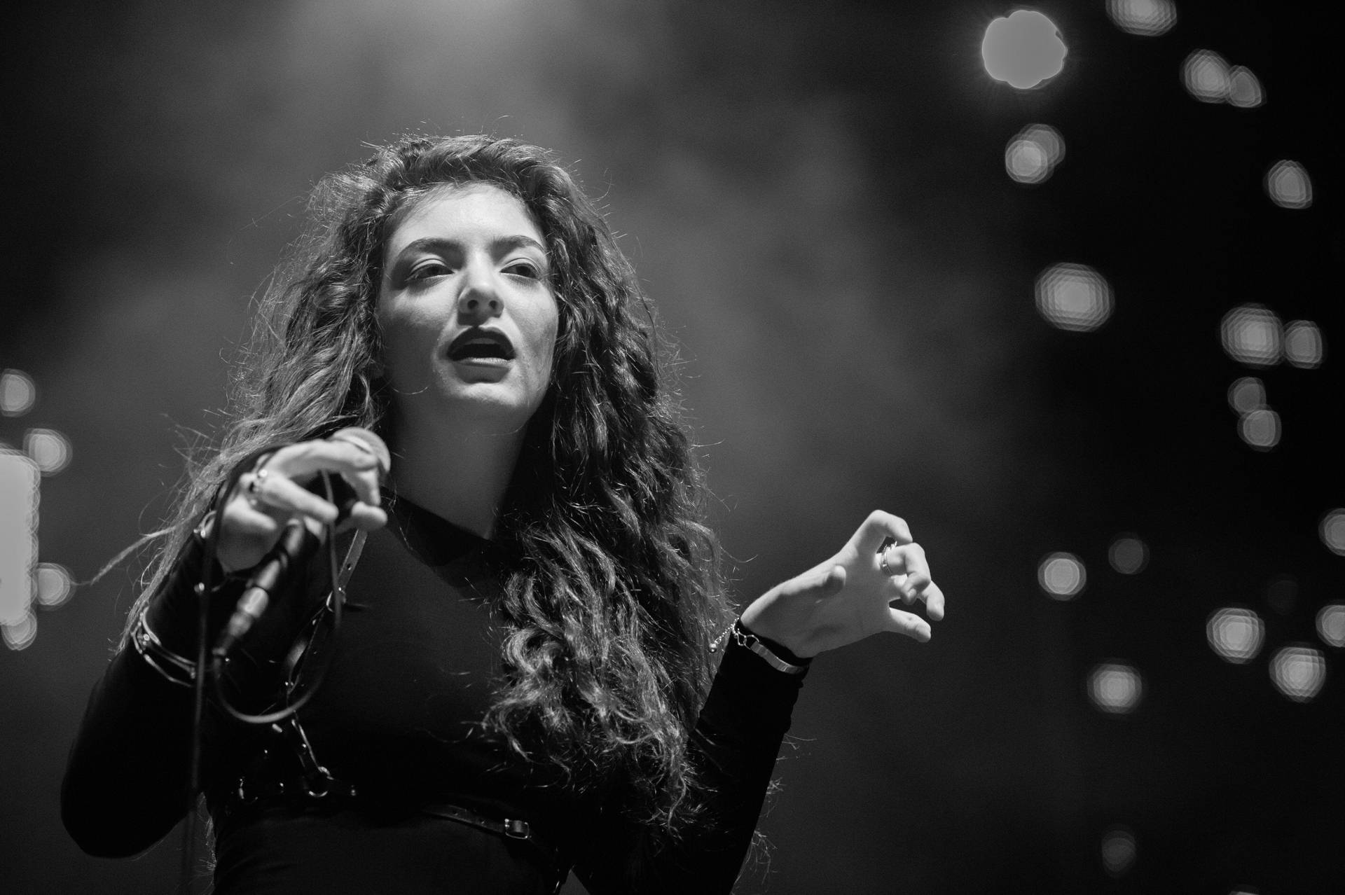 Lorde Black And White Concert Background