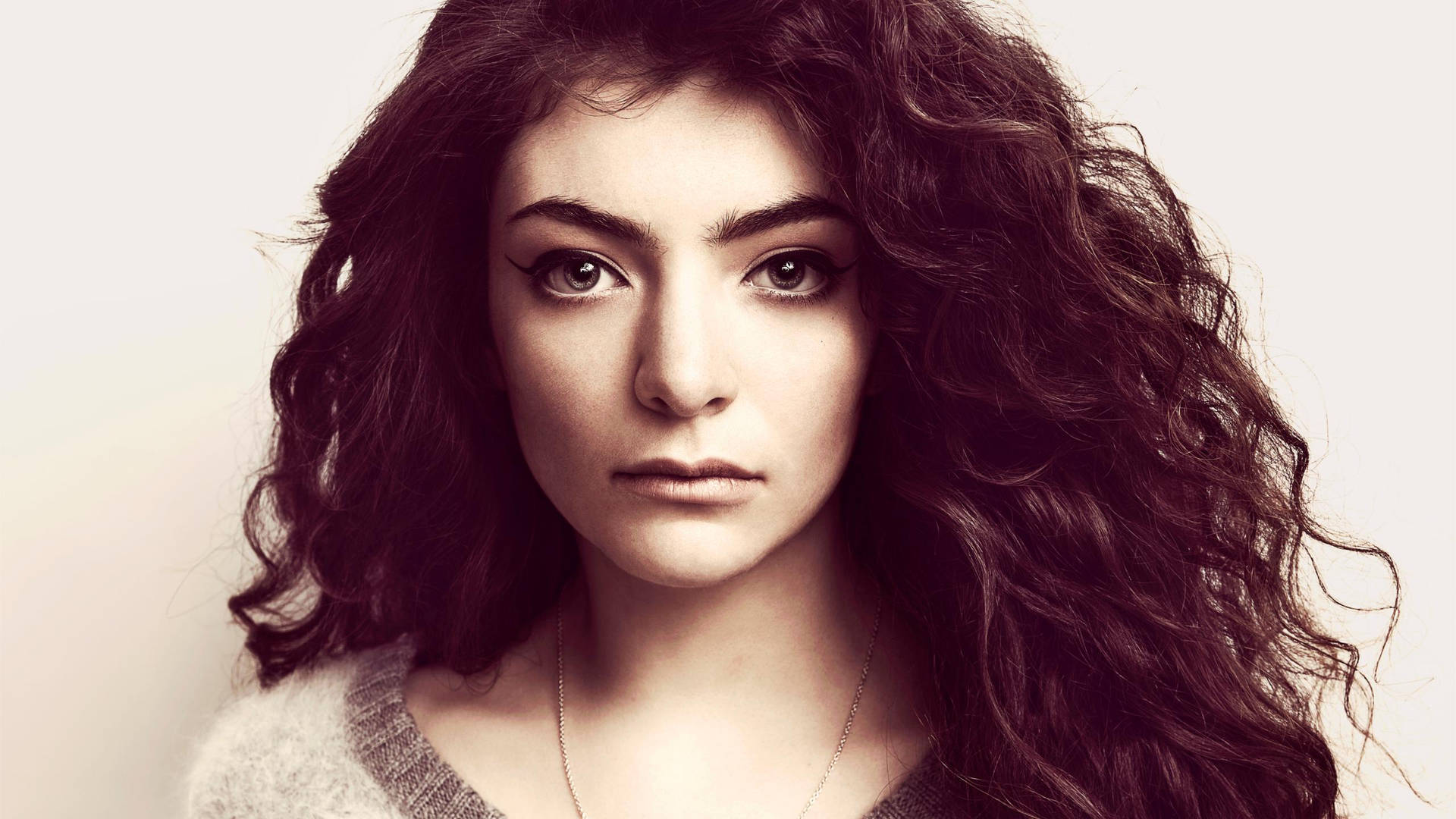 Lorde Monochromatic Close-up Photo