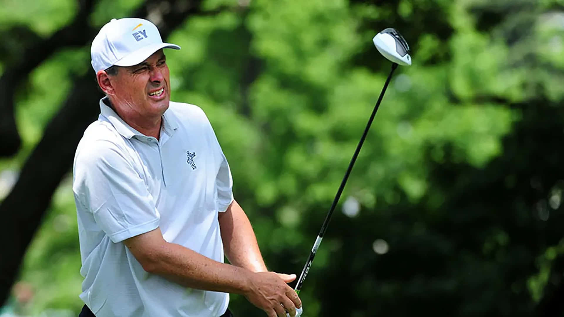 Loren Roberts Playing Golf