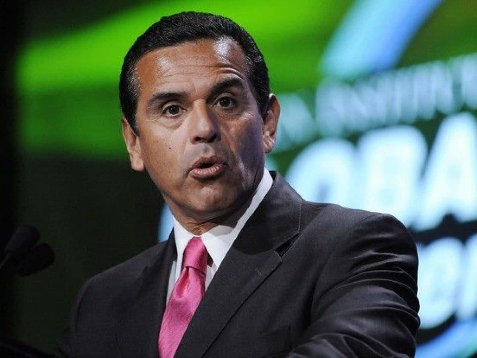 Los Angeles Mayor Antonio Villaraigosa In 2019 Background