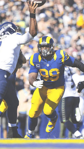 Los Angeles Rams Aaron Donald Candid Shot Background