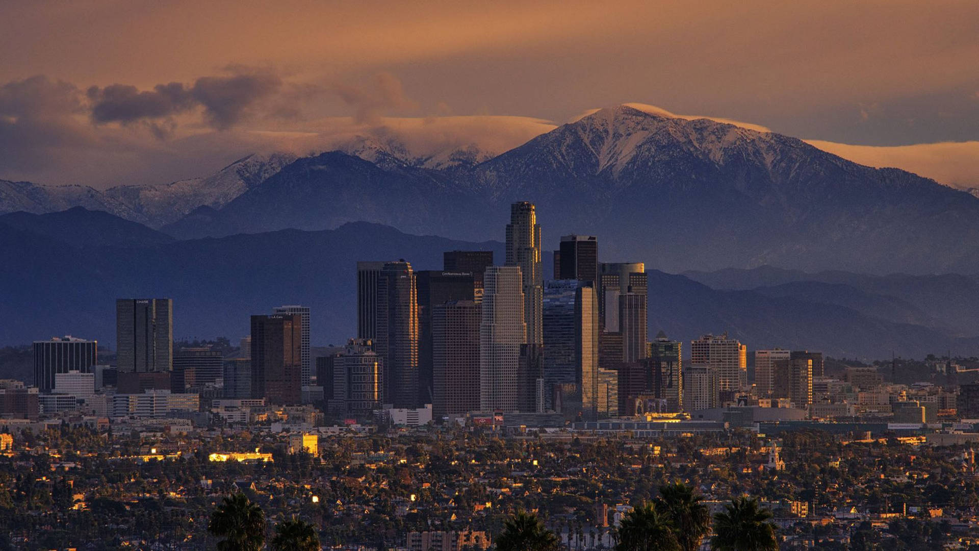 Los Angeles Sunset At Mountains Background