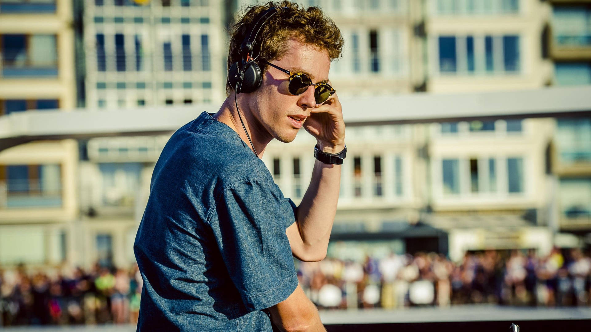 Lost Frequencies Under The Sun