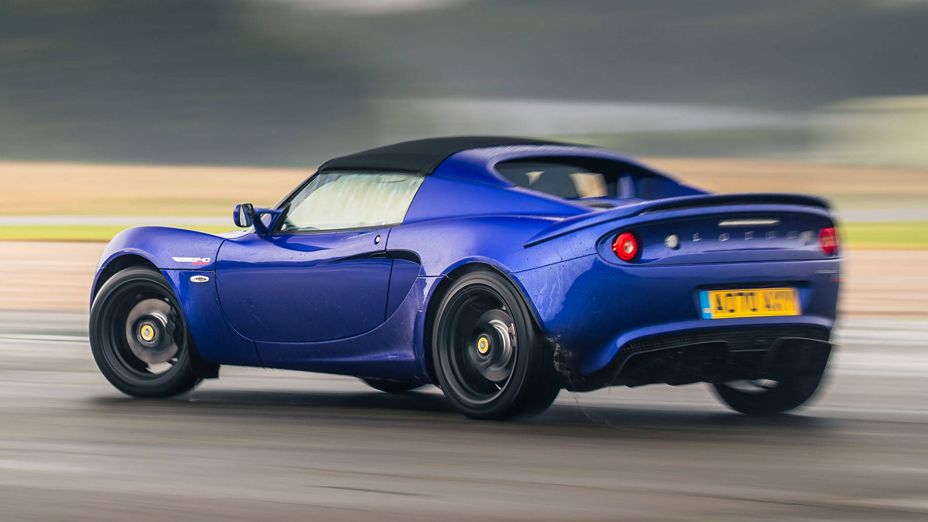 Lotus Elise Sports Car 220 Background