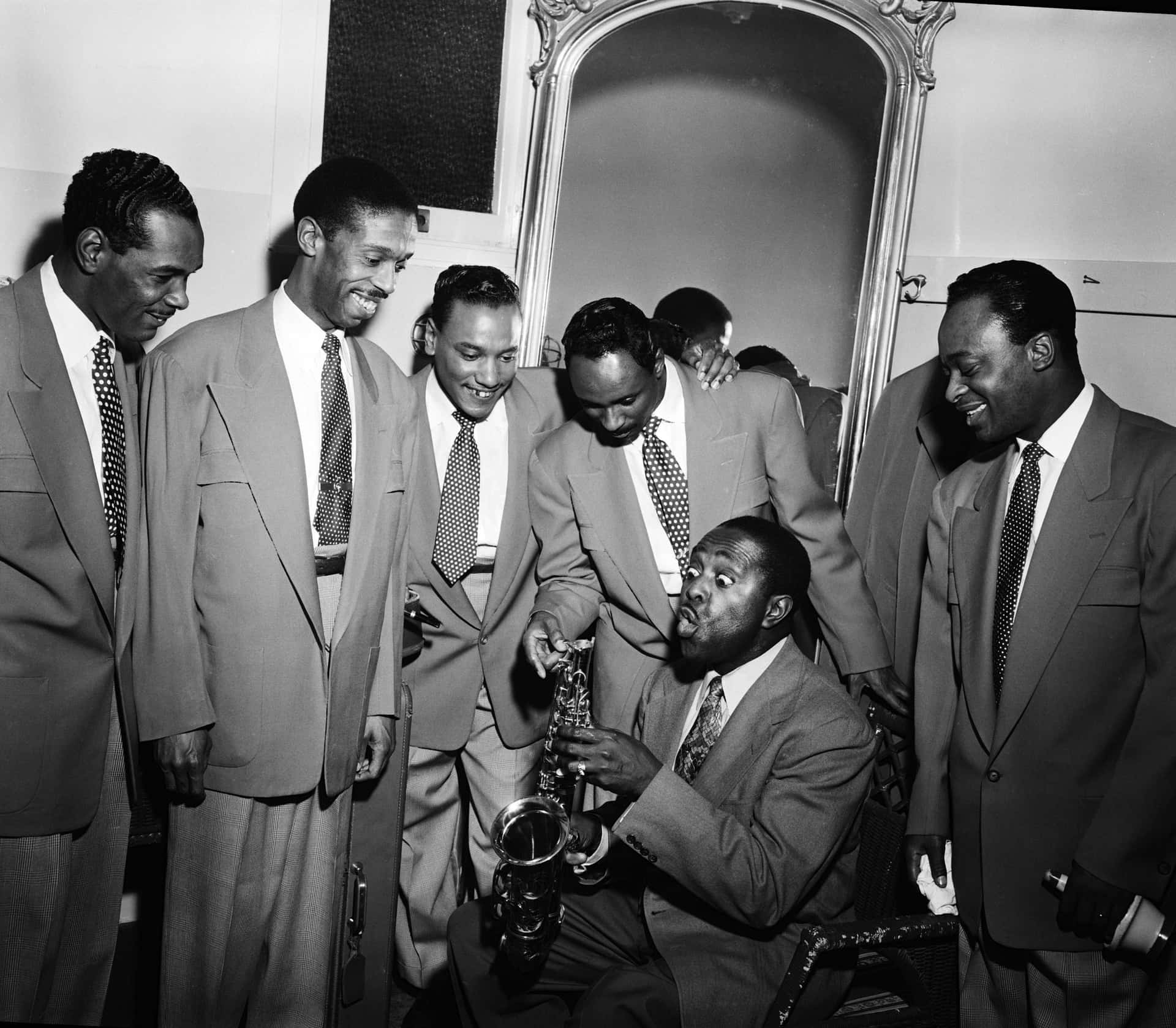 Louis Jordanand Band Backstage Background