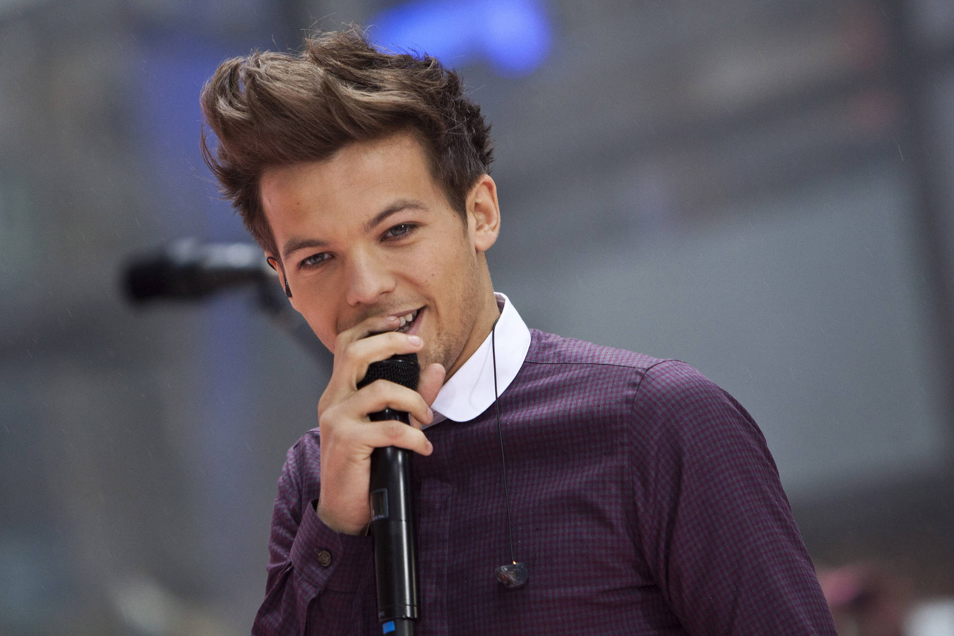 Louis Tomlinson In A Purple Shirt Background