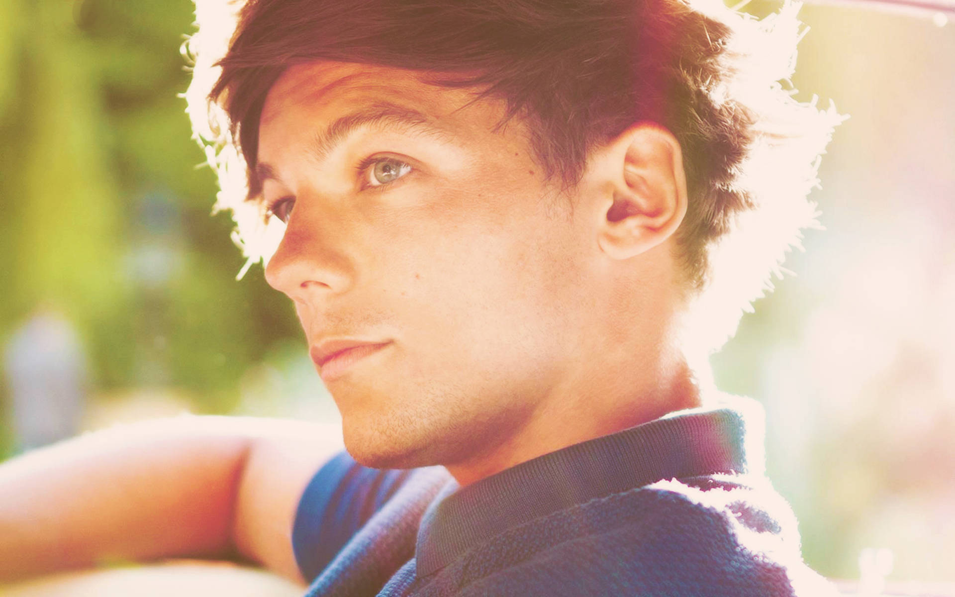 Louis Tomlinson Side Profile