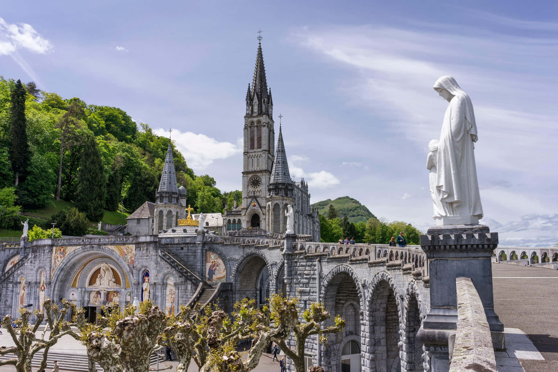 Lourdes Sanctuary Basilicaand Statue Background