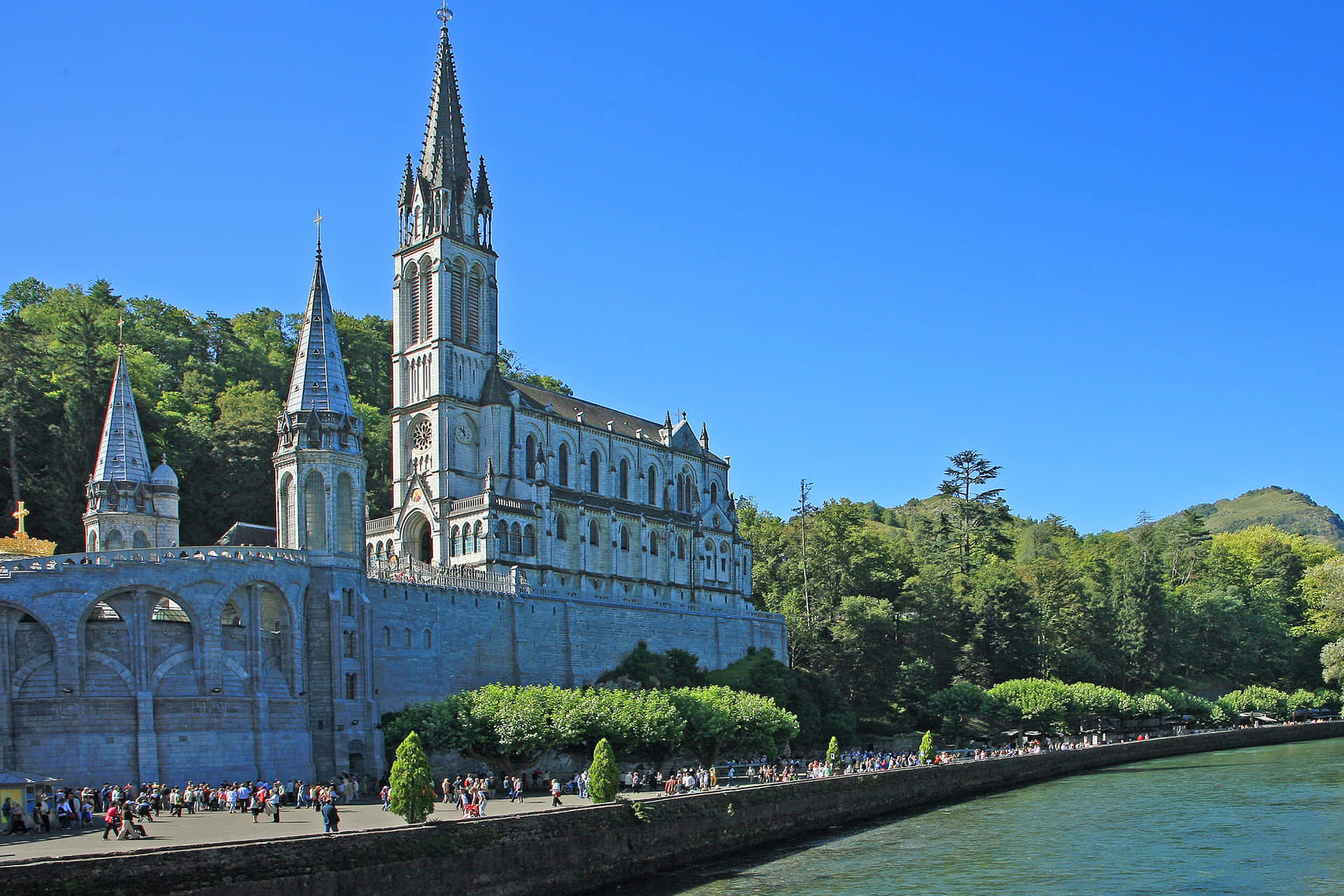 Lourdes Sanctuary Basilicaof Immaculate Conception.jpg