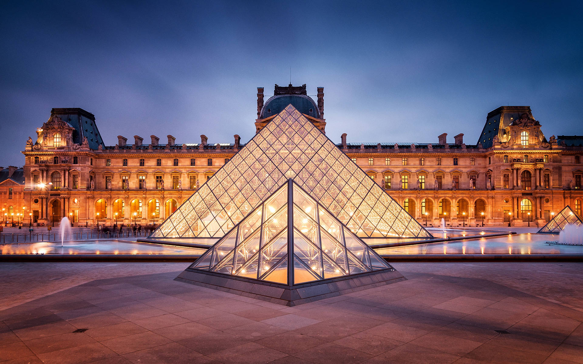 Louvre Palace In France Background