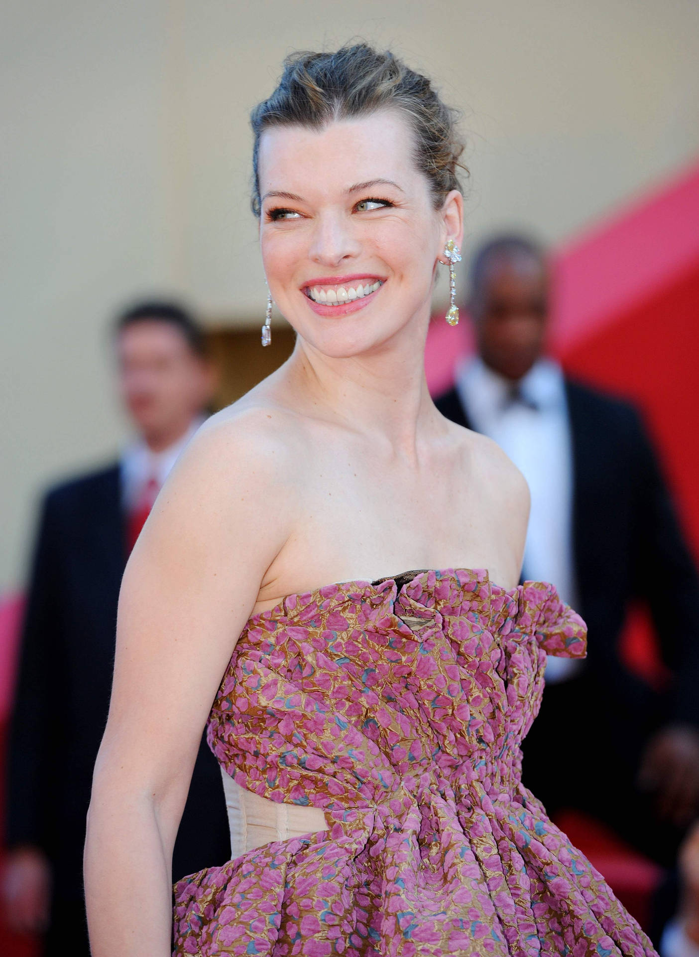 Lovely Actress Milla Jovovich Floral