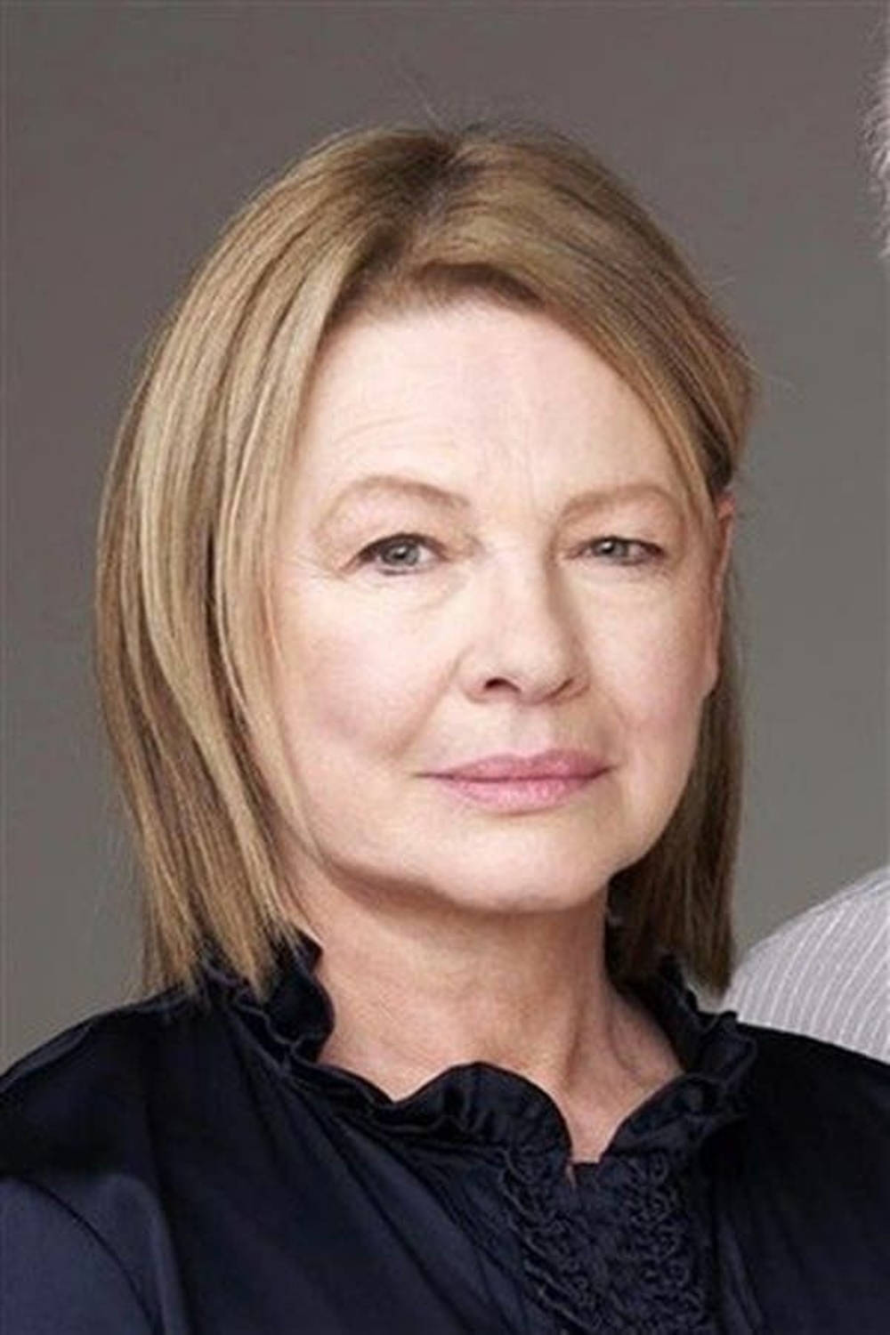 Lovely American Actress Dianne Wiest Closeup Portait Background