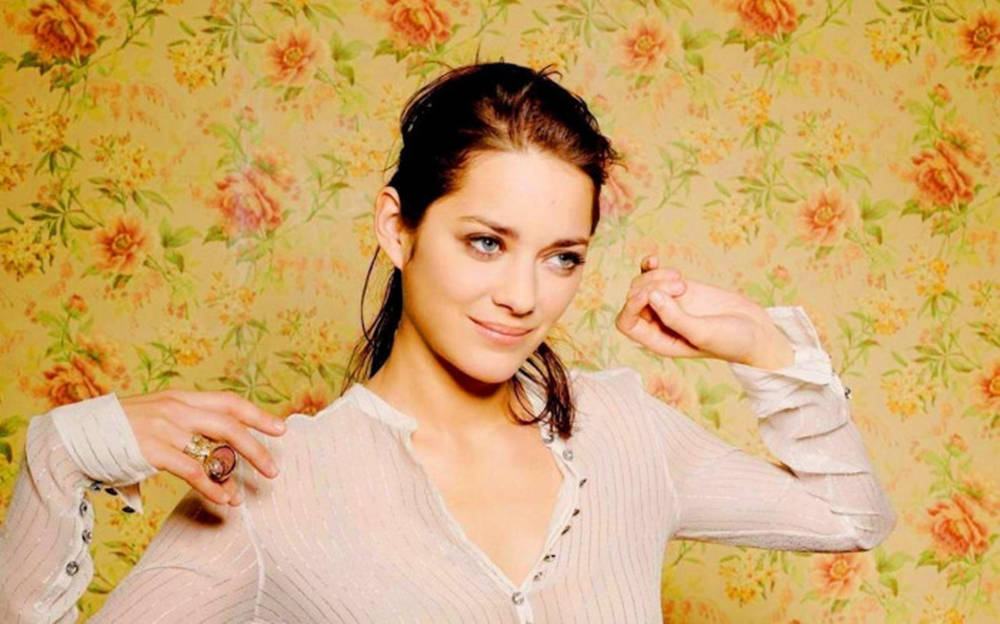 Lovely French Actress Marion Cotillard