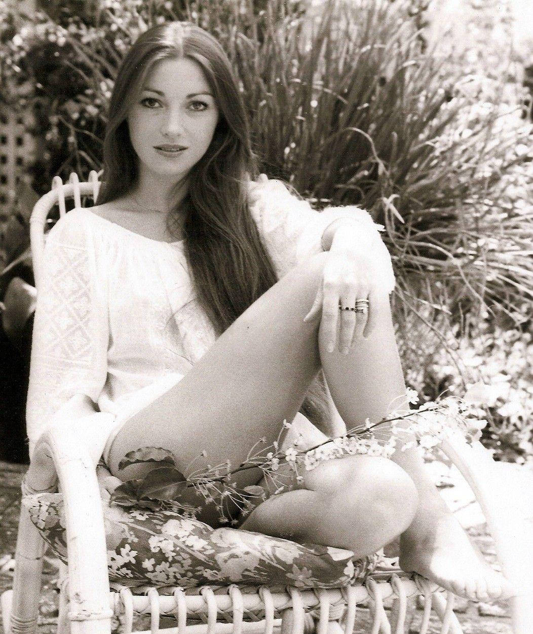 Lovely Jane Seymour Circa 1973 Background