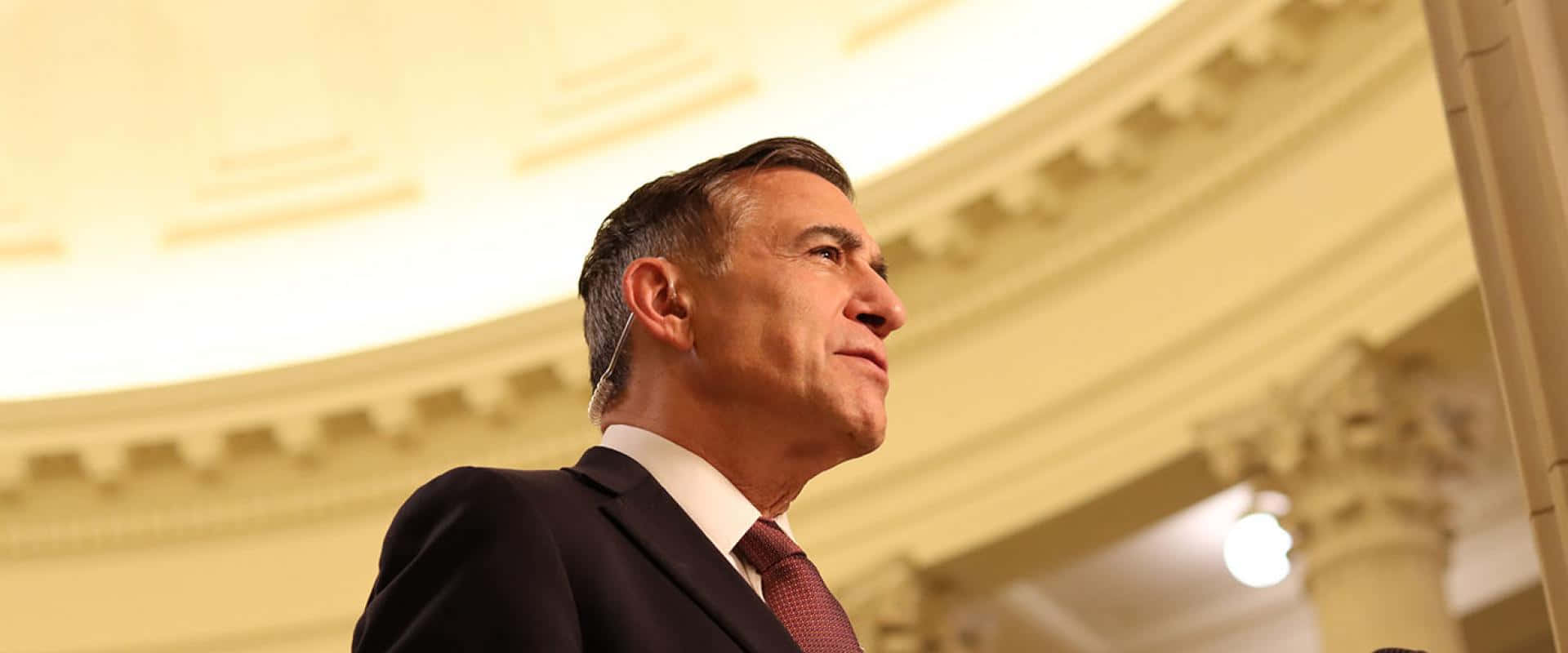 Low-angle Photo Of Darrell Issa Background