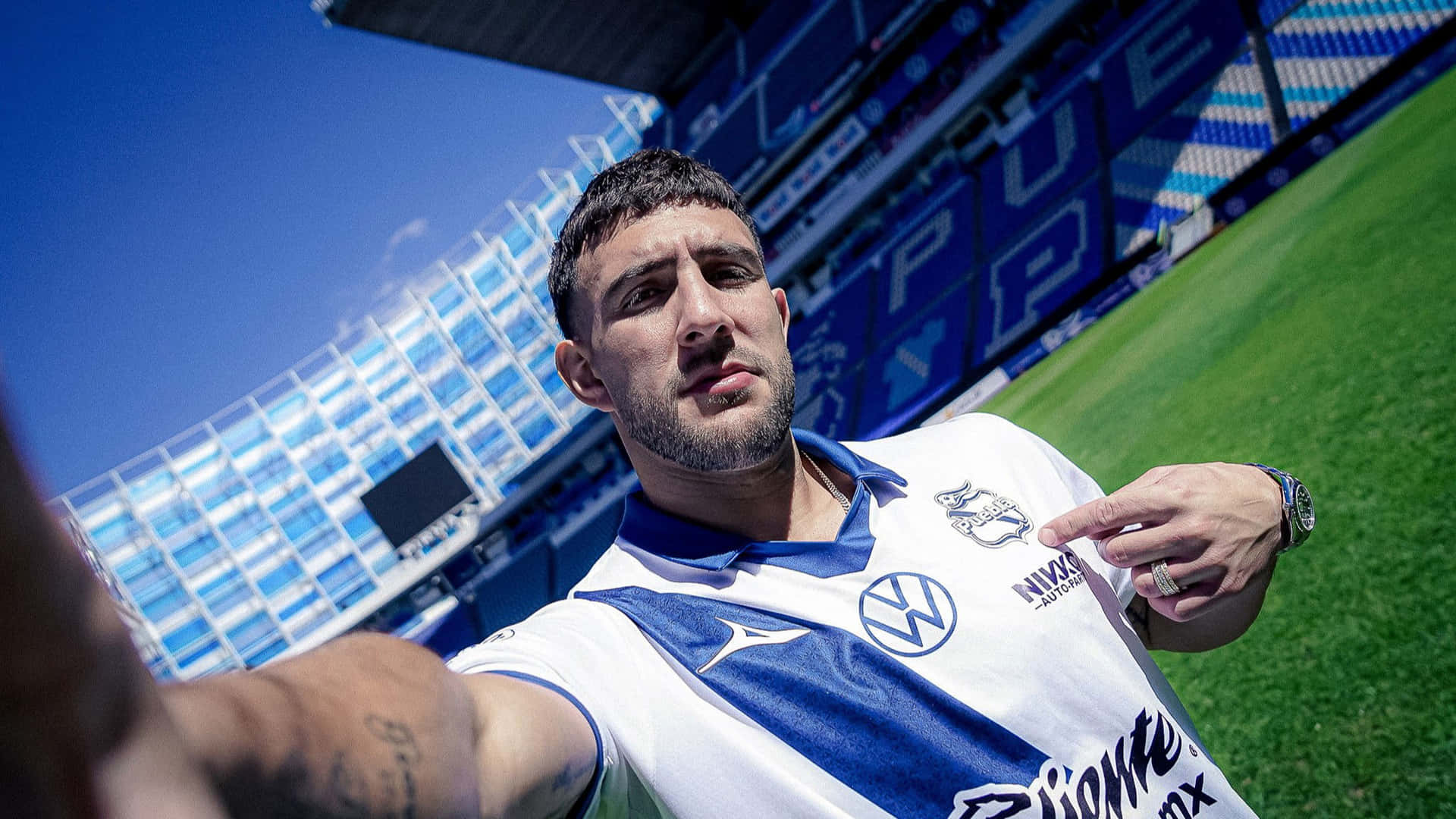 Lucas Cavallini Soccer Player Stadium Selfie Background