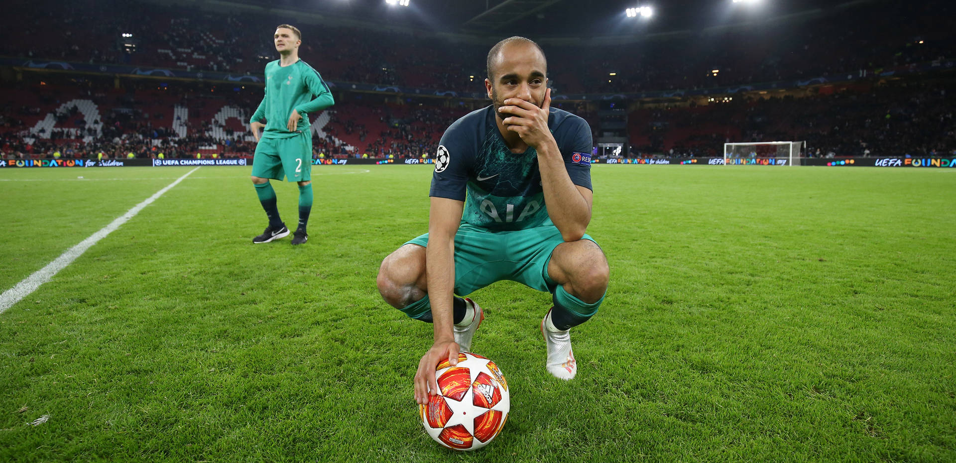 Lucas Moura Crouching On The Field Background