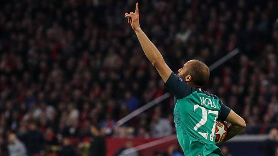 Lucas Moura Holding Up Finger Background