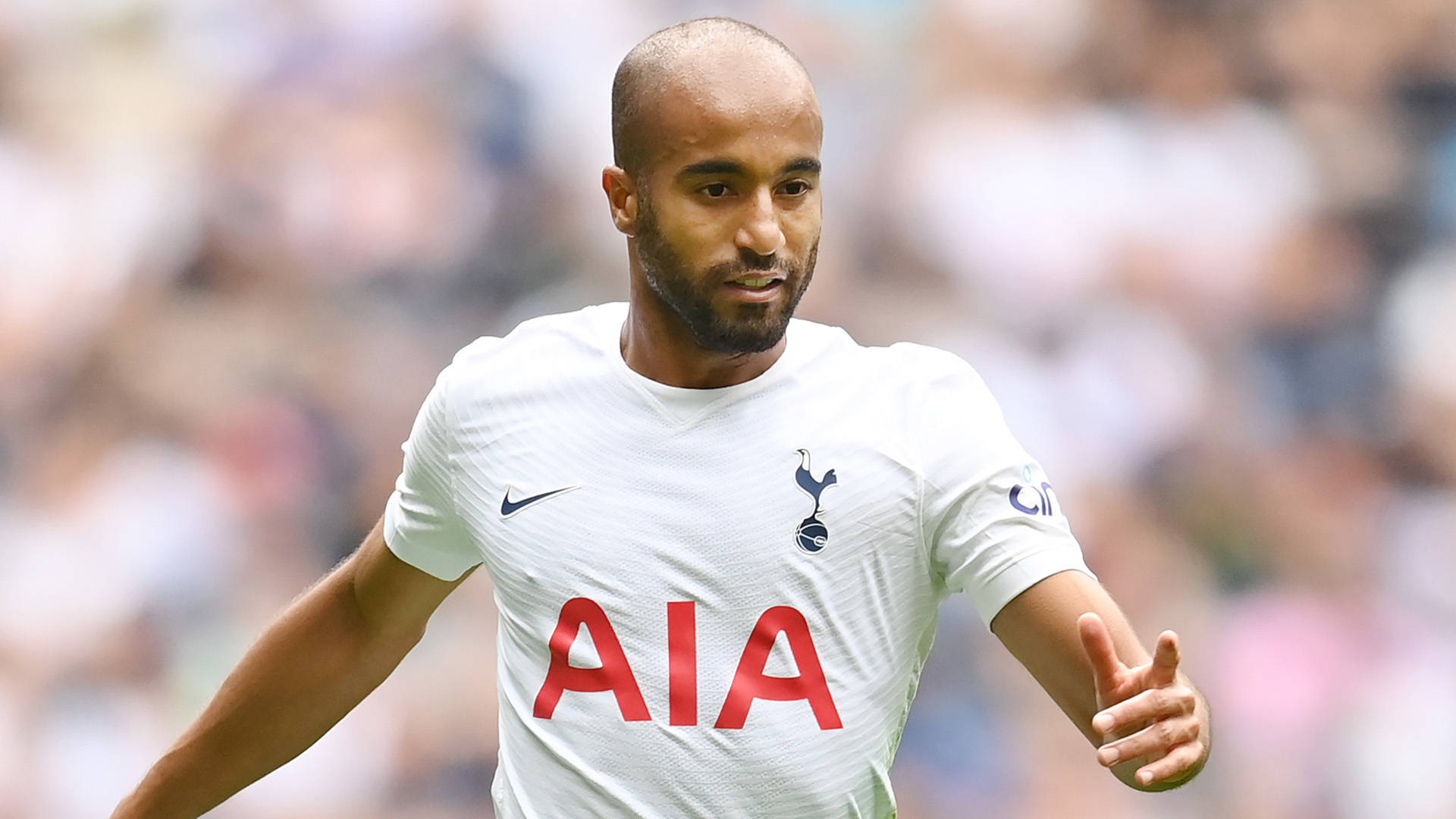 Lucas Moura Running Close Up Background