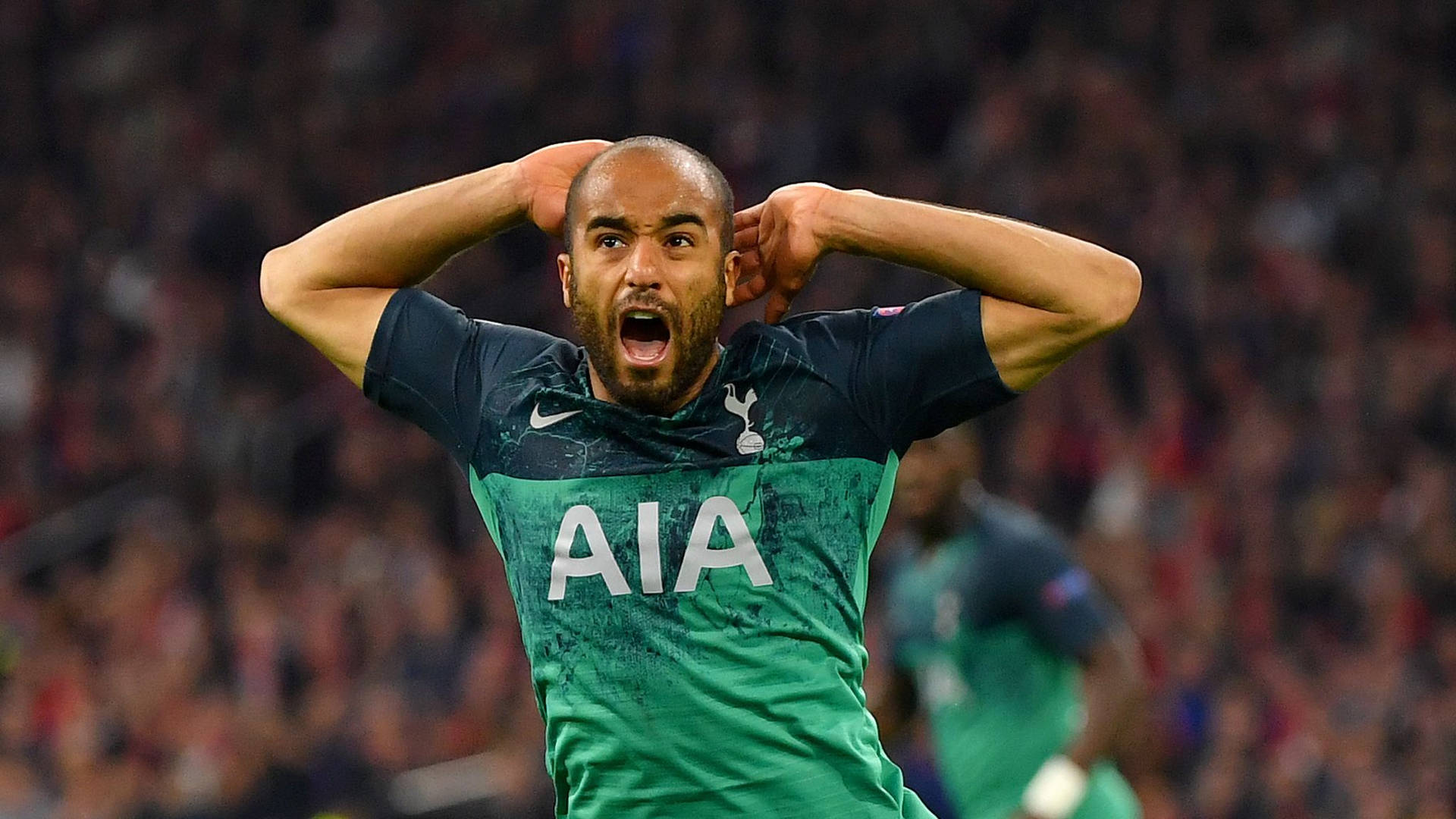 Lucas Moura Shouting During Game