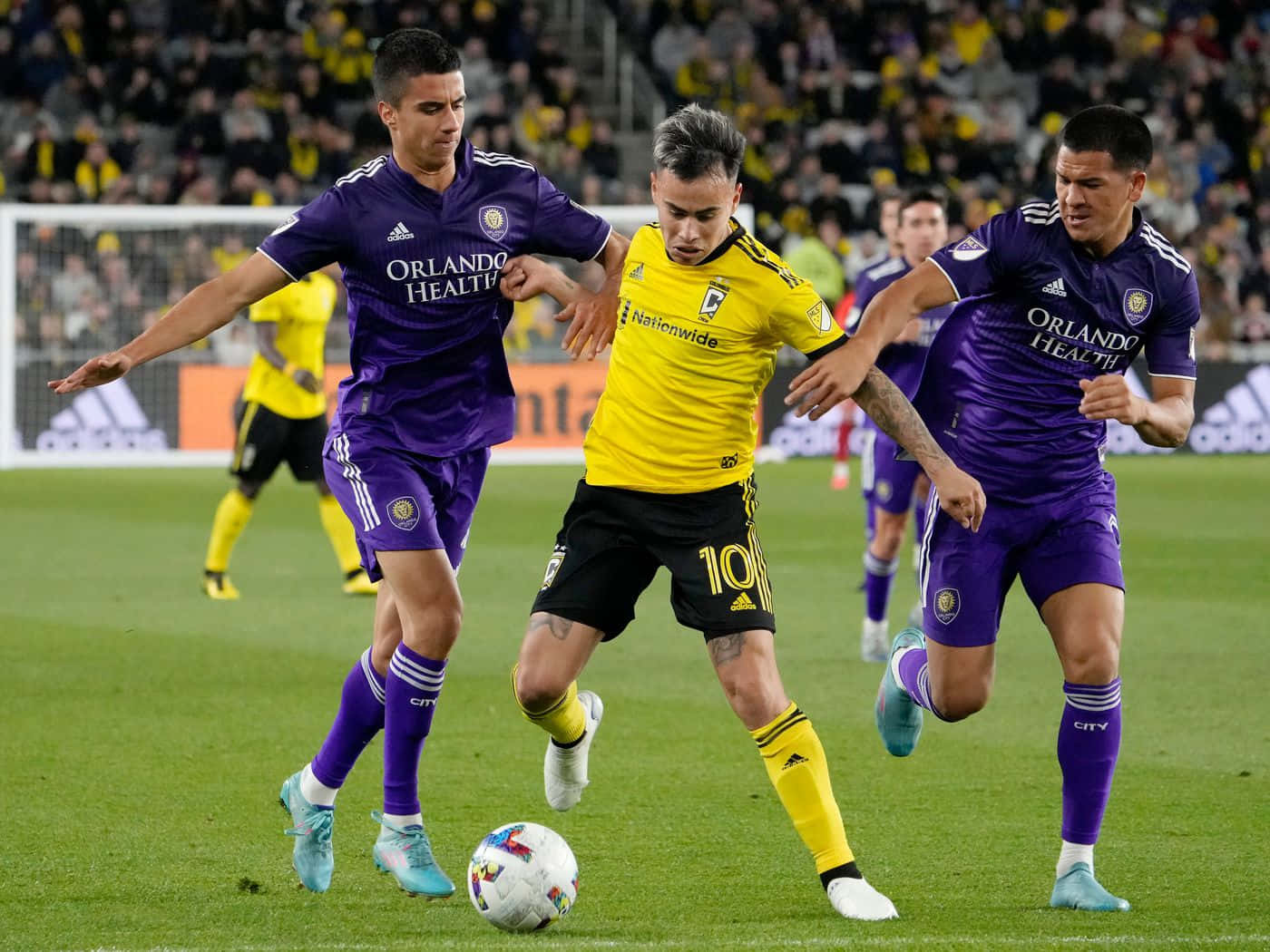 Lucas Zelarayan Against Orlando City Defenders Background