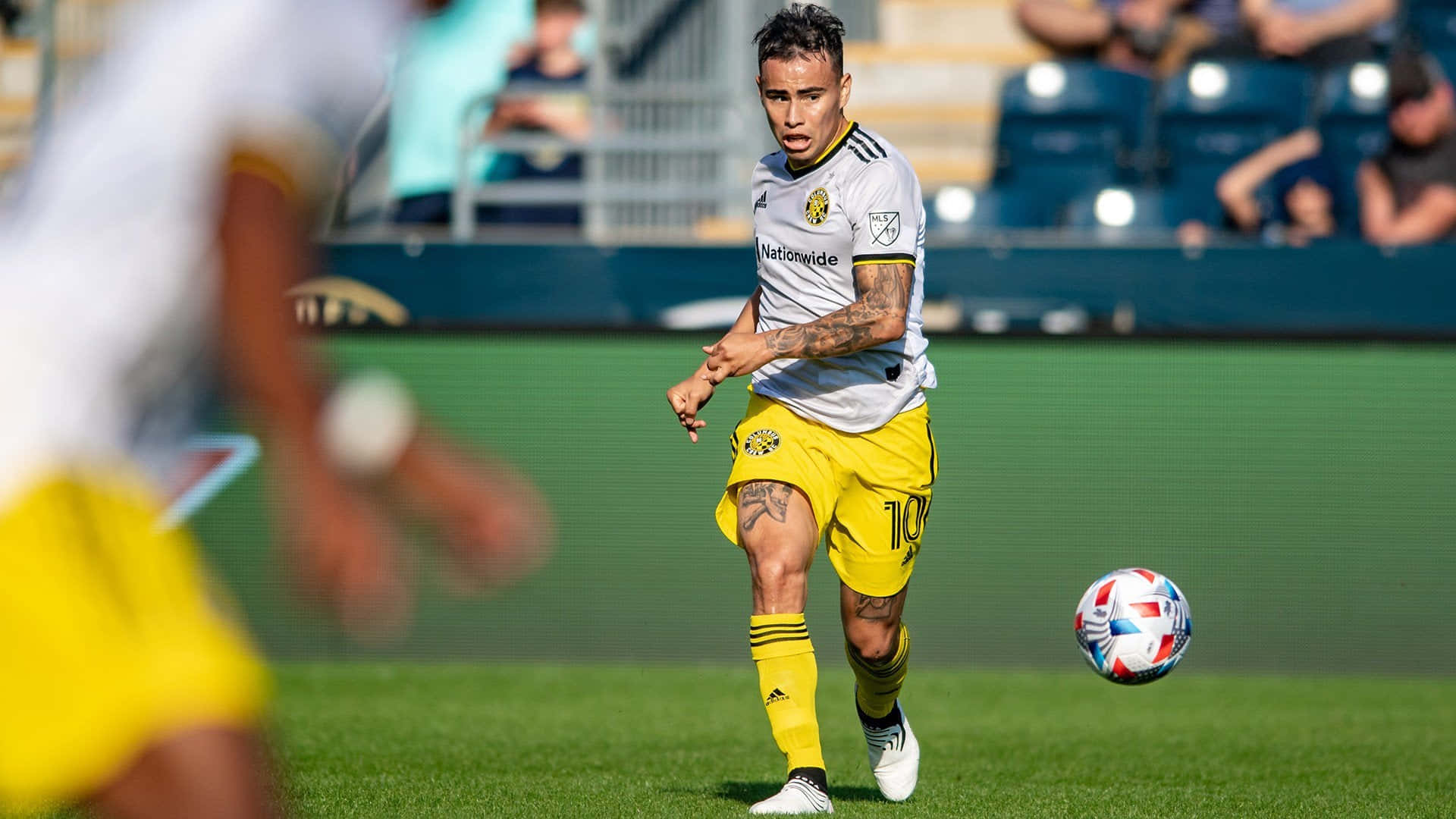 Lucas Zelarayan Tattooed Football Star Background