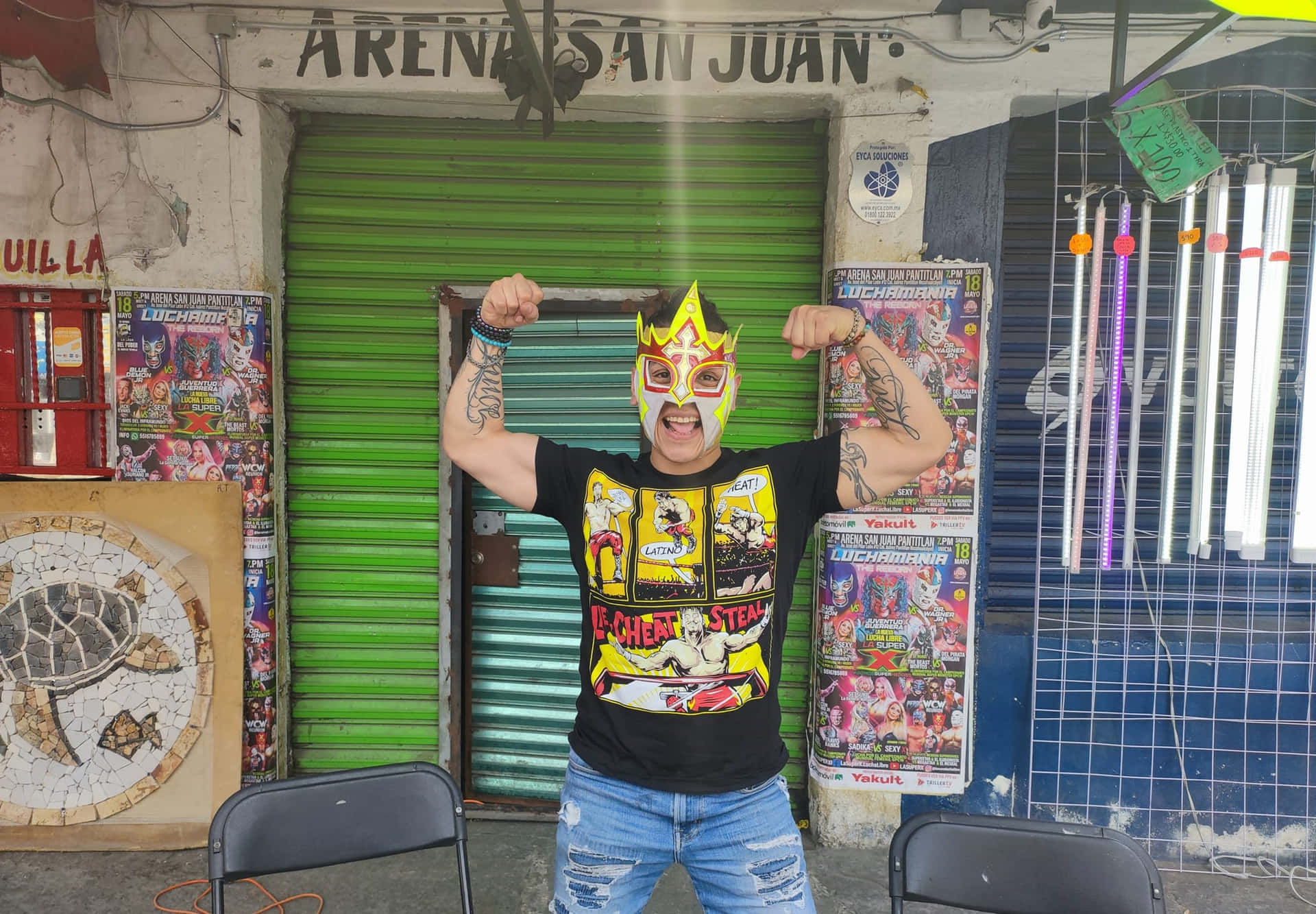 Luchador Pose Arena San Juan Background