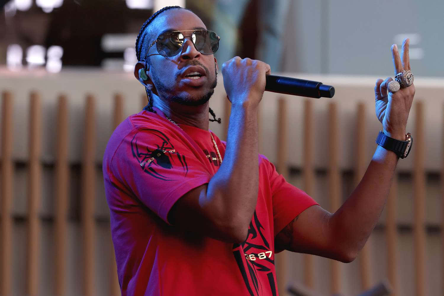 Ludacris Performing Live Background