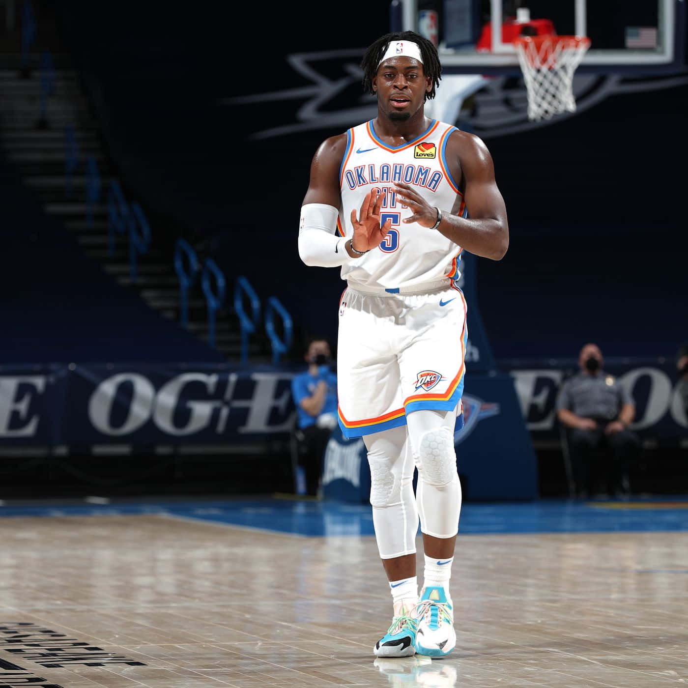 Luguentz Dort Nba Oklahoma City Thunder Background