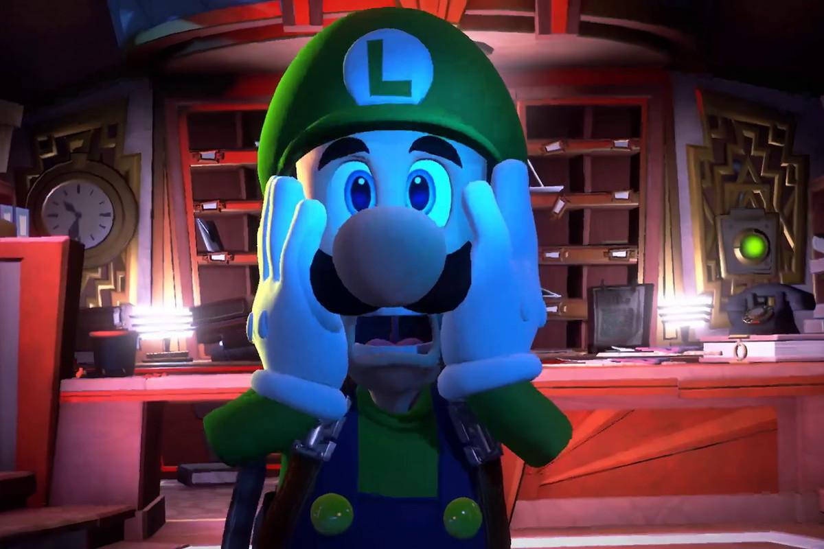 Luigi's Mansion 3 Luigi Shocked In Lobby Background