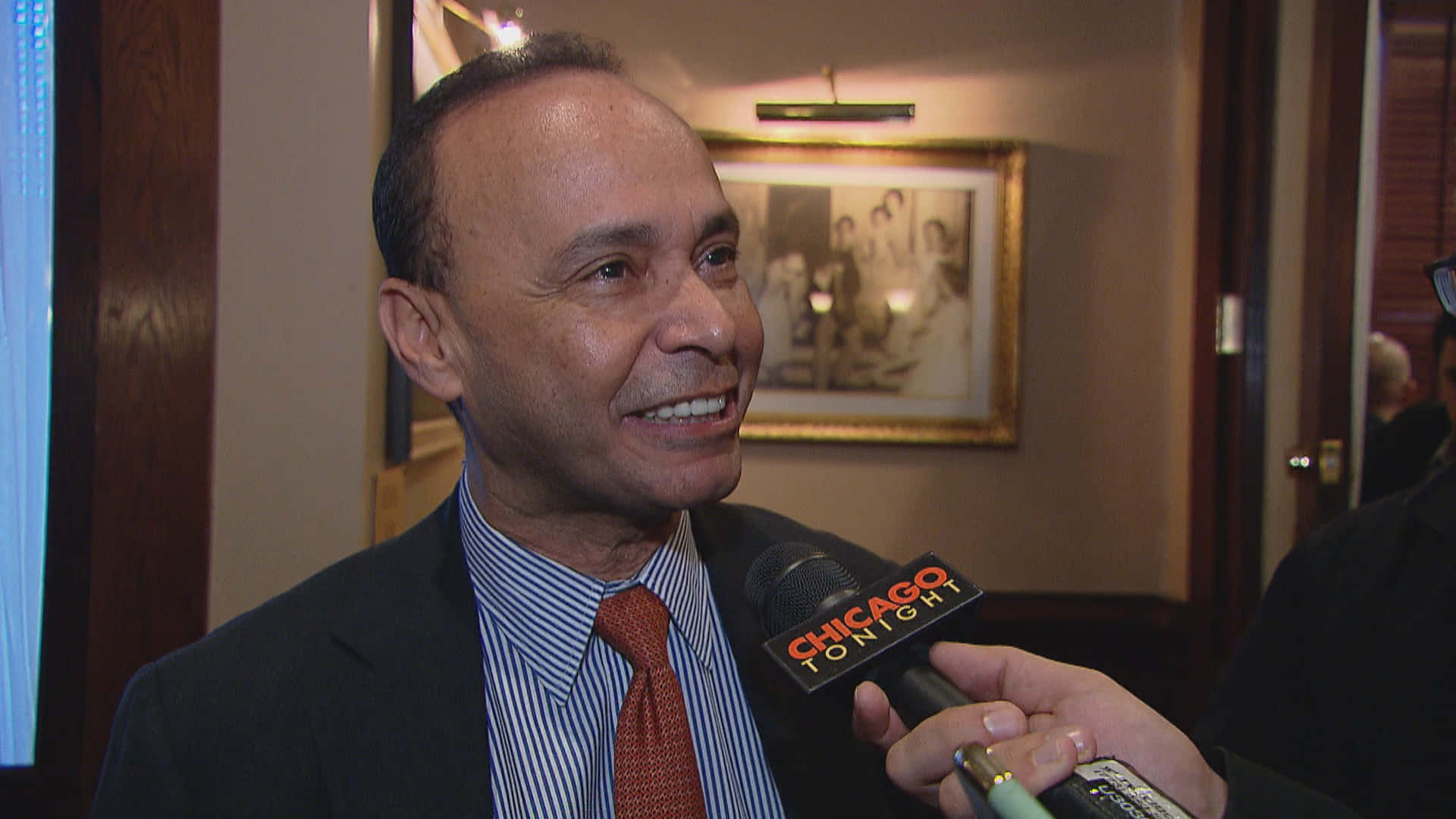 Luis Gutiérrez Being Interviewed Background