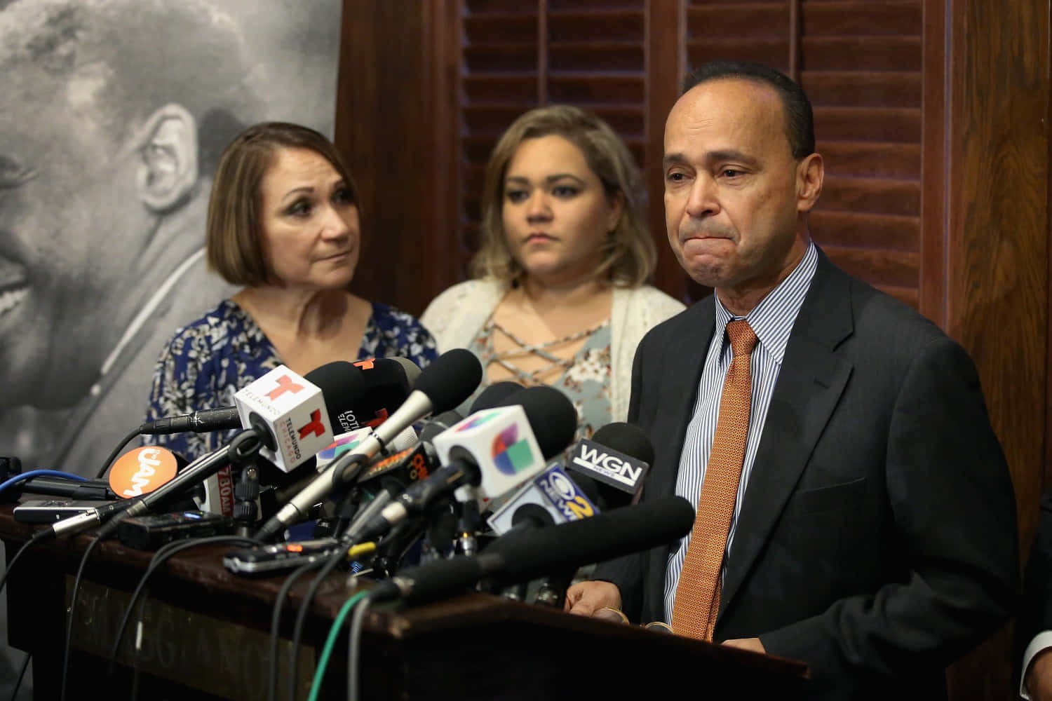 Luis Gutiérrez Speaking Background