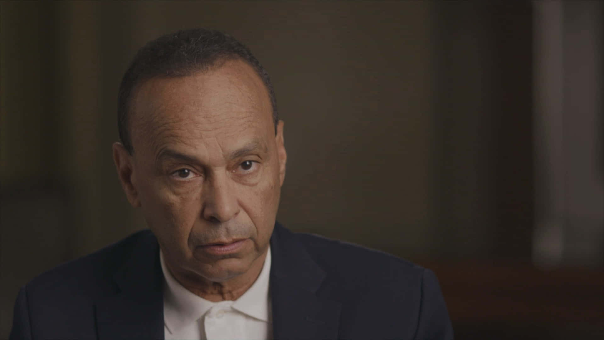 Luis Gutiérrez With A Very Serious Face Background