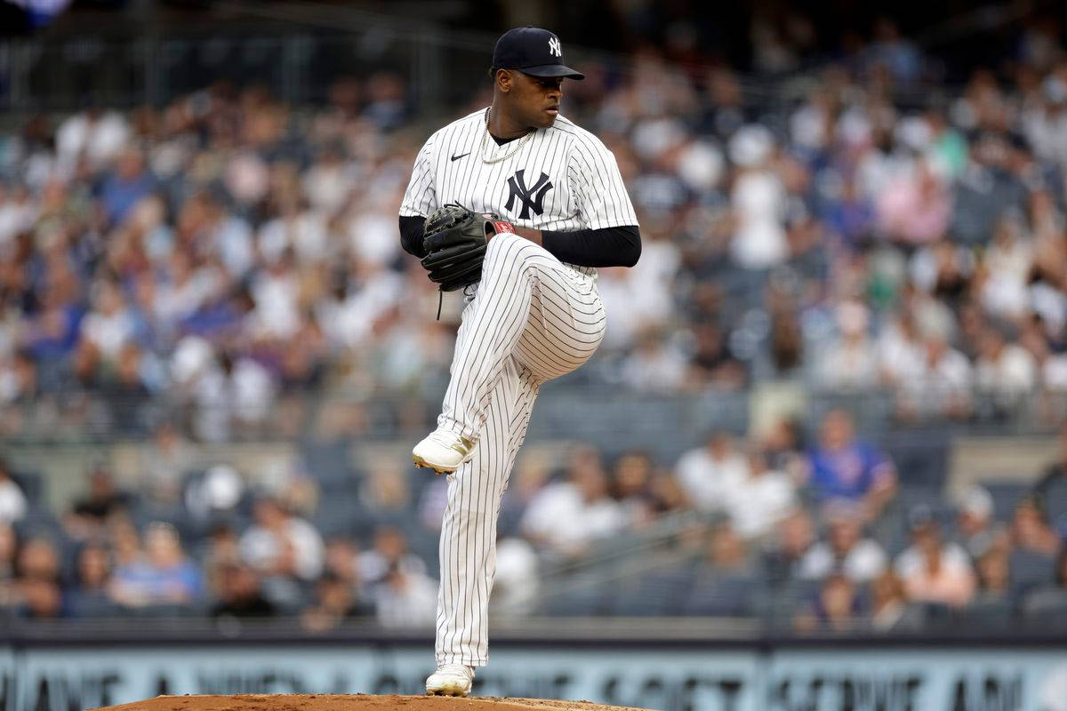 Luis Severino Leg Raised Background