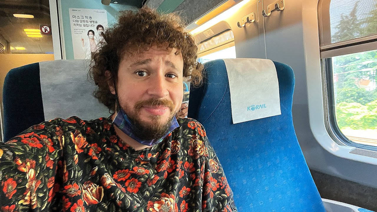 Luisito Comunica Riding Korail