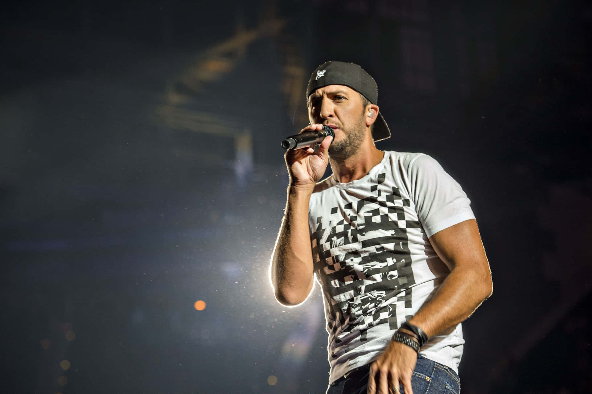 Luke Bryan Brings The Party To Life With His Music Background