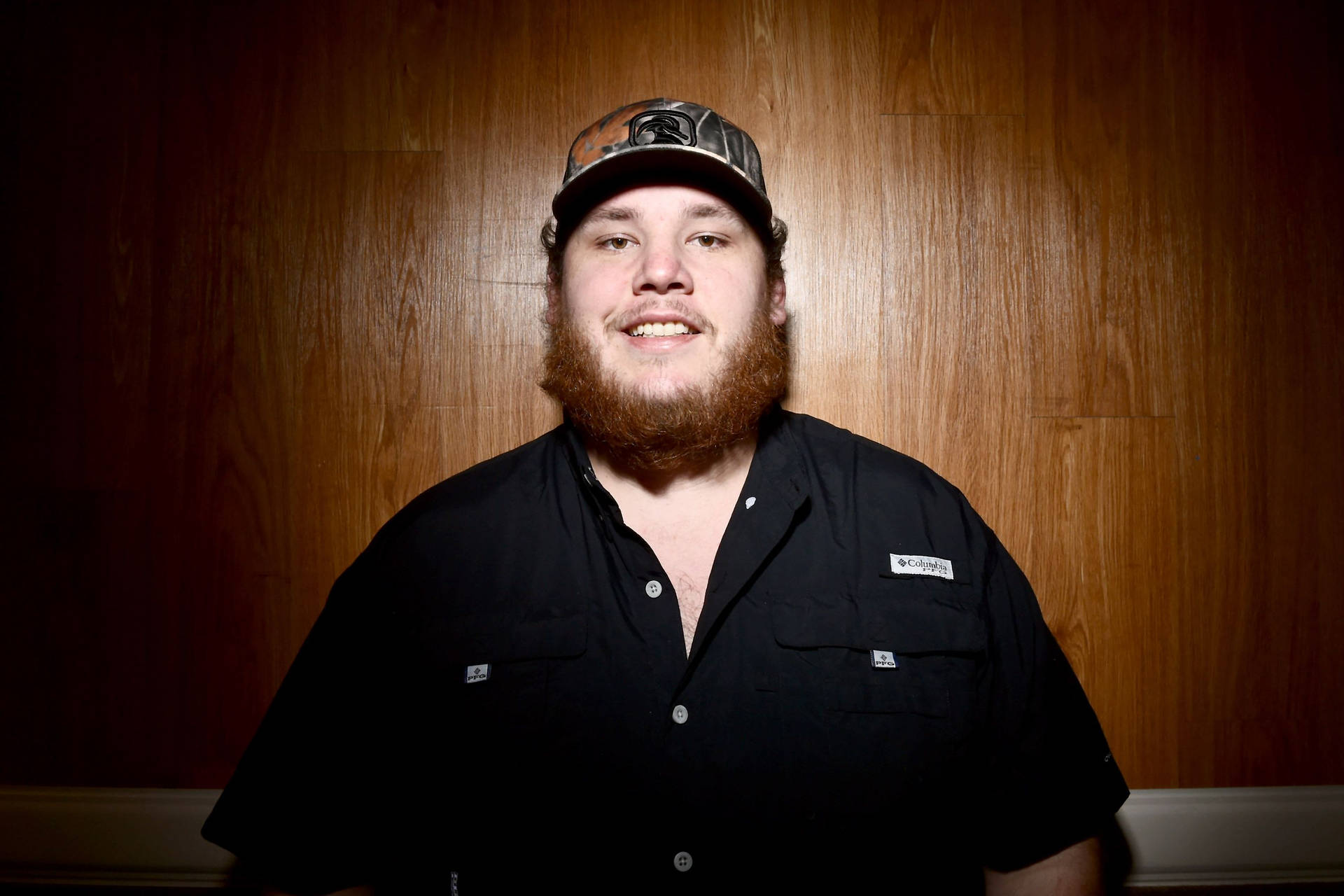 Luke Combs Living Life To The Fullest Background