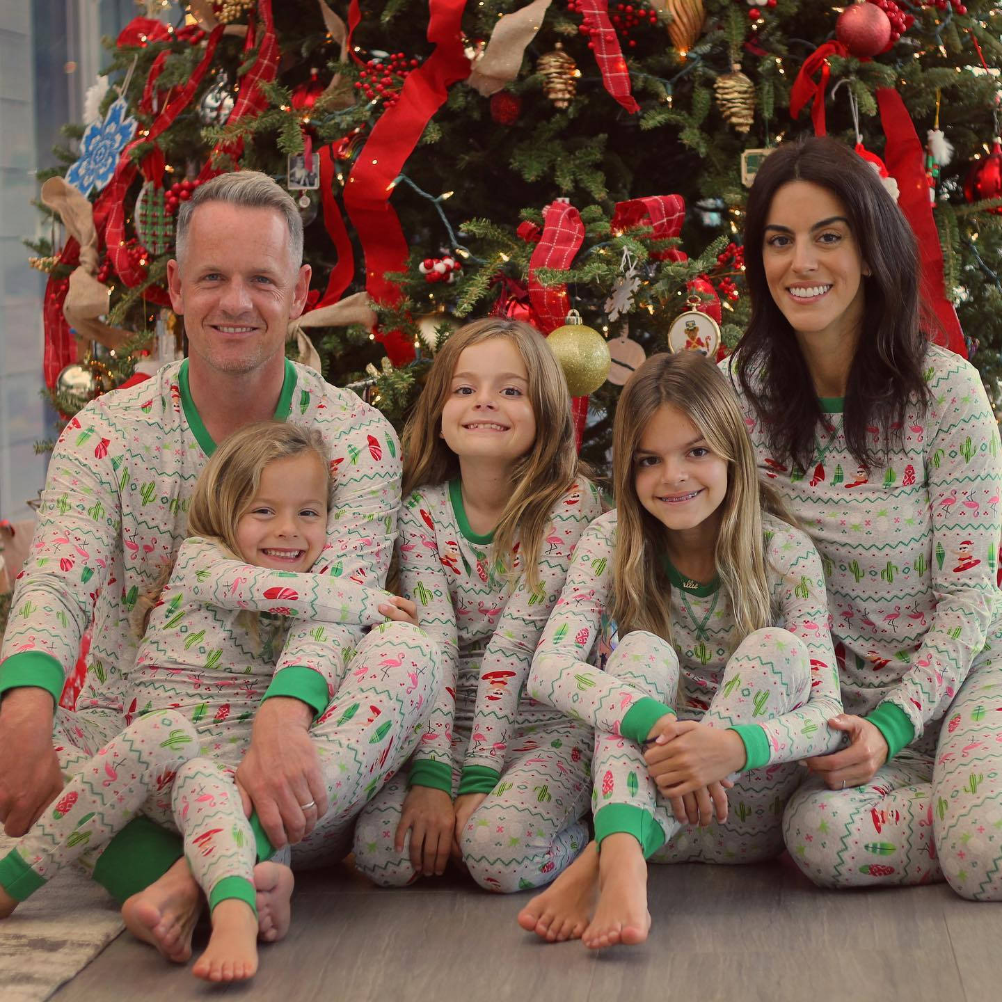 Luke Donald Family's Matching Outfits Background