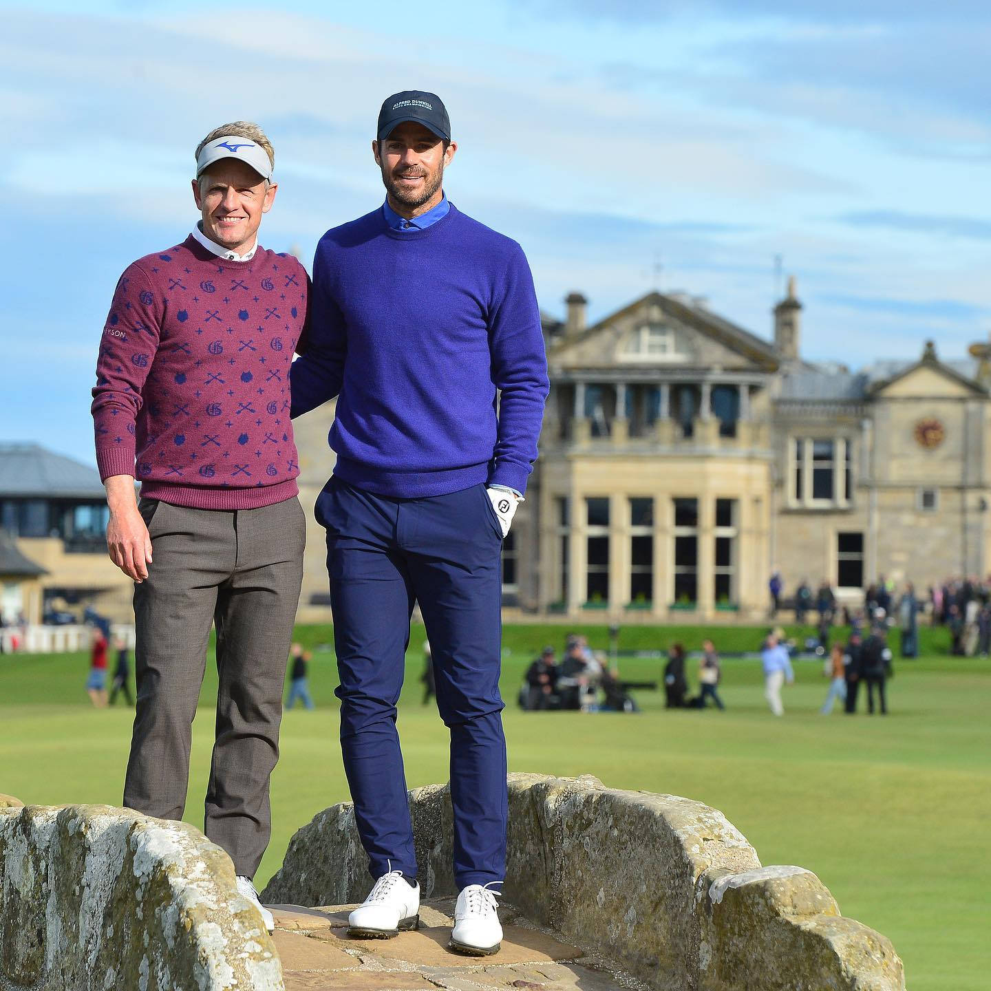 Luke Donald On Swilkan Bridge Background