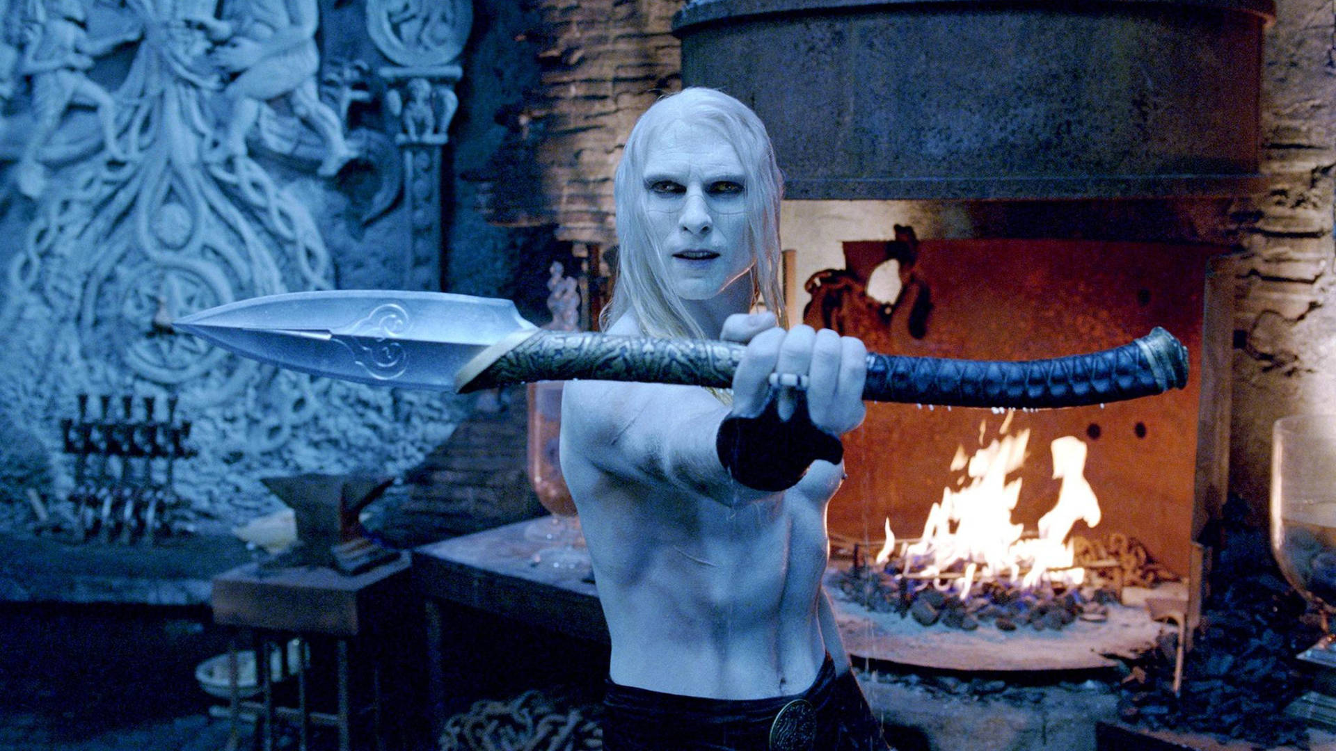 Luke Goss As Prince Nuada, Brandishing A Sword Background