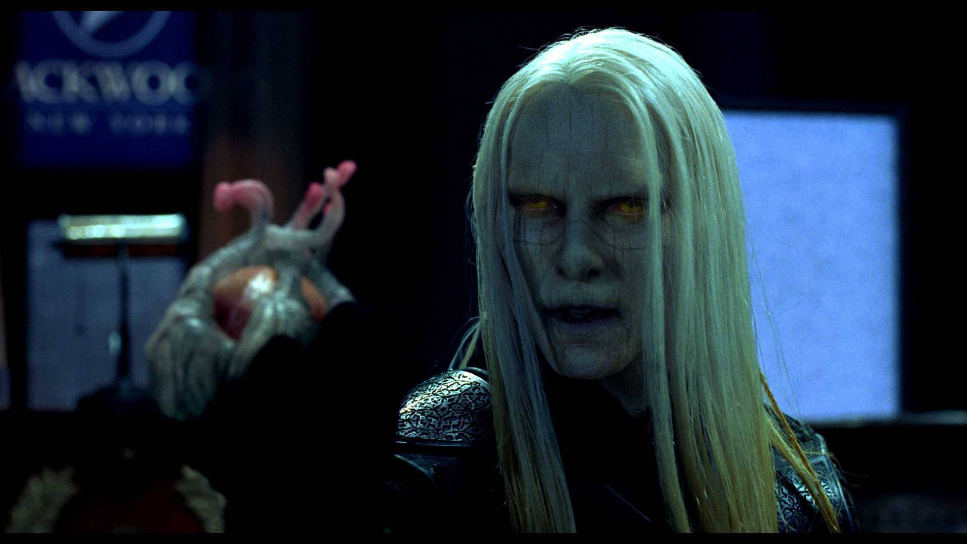 Luke Goss As Prince Nuada With White Hair Background