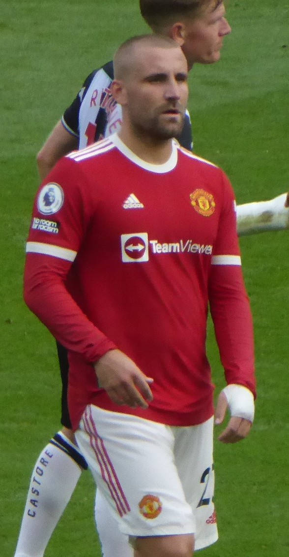 Luke Shaw Playing In Game Portrait Background