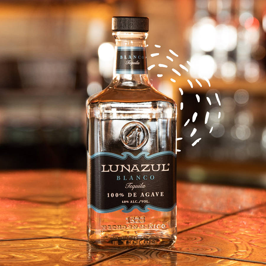 Lunazul Blanco Tequila White Effects Background