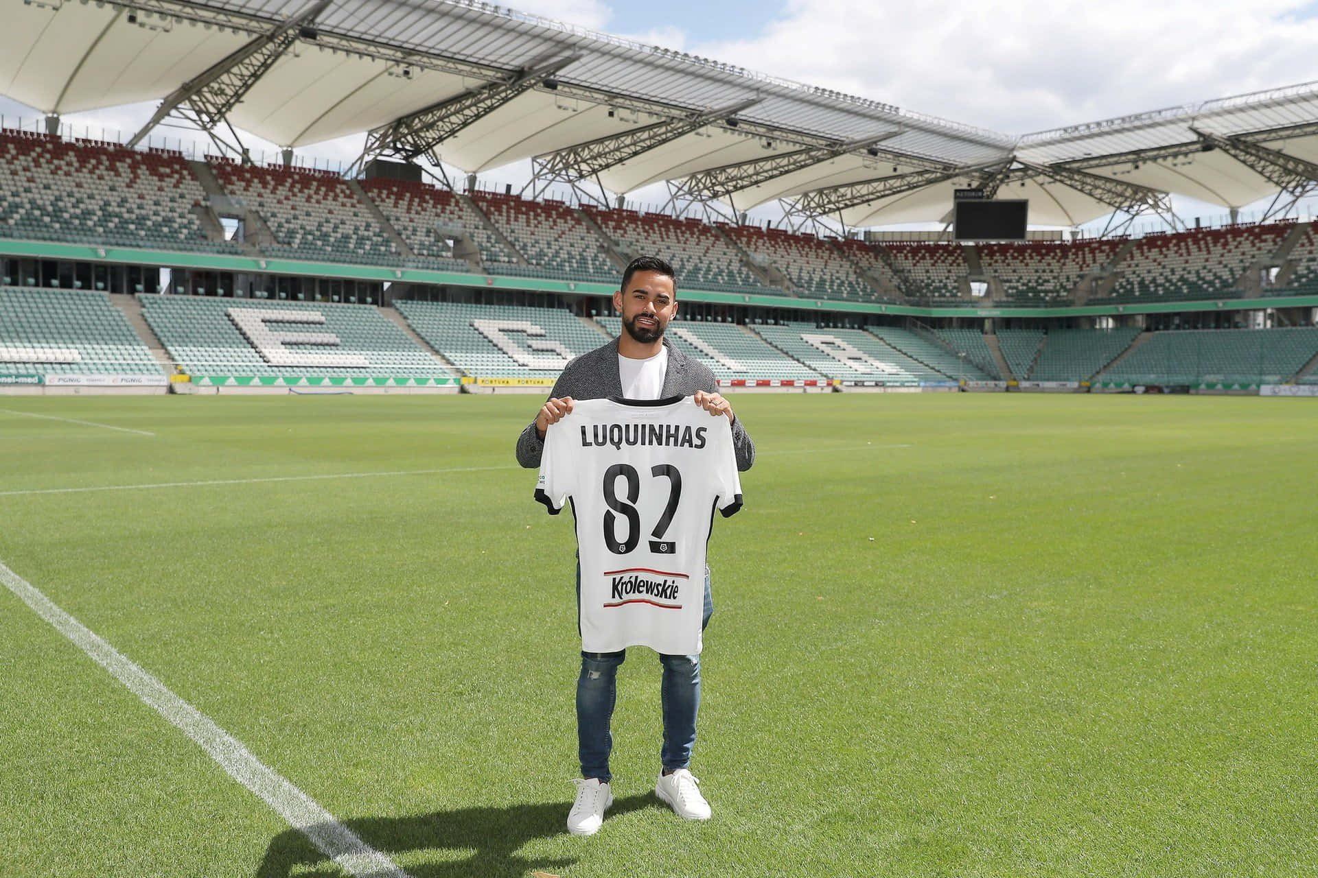 Luquinhas Presentationat Stadium Background