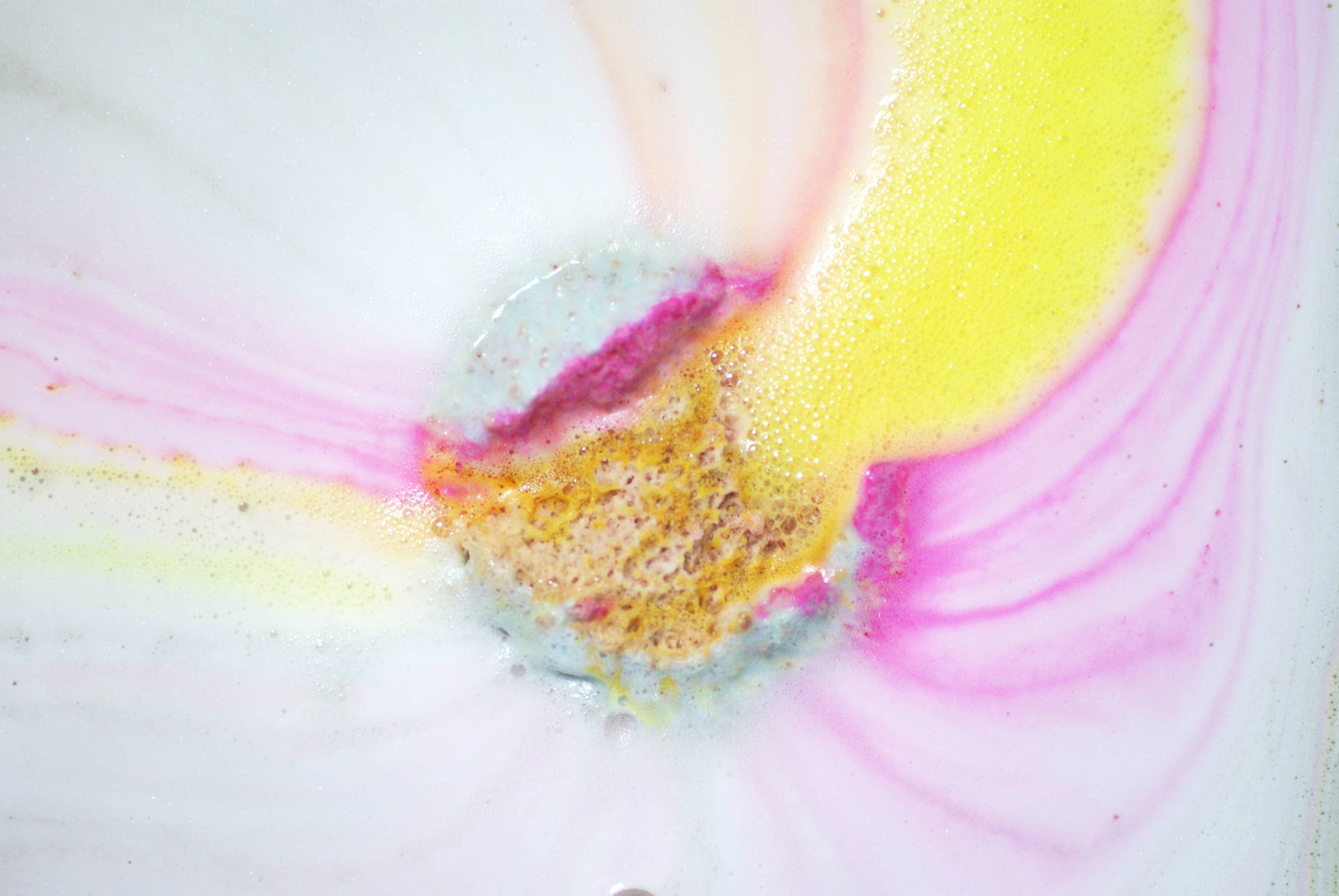 Lush White Pink Yellow Liquid